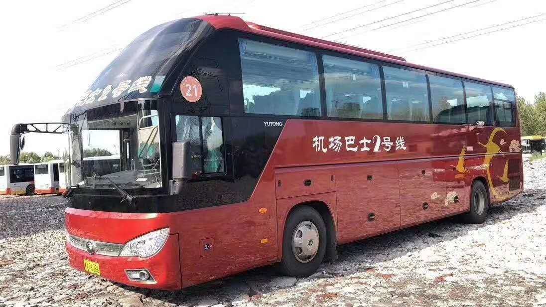 247kw Sitze 2015-jähriges verwendetes Yutong des Dieselöl-50 transportiert Stahlfahrgestelle des Yuchai-Maschinen-niedriges Kilometer-Euro-III mit Wechselstrom