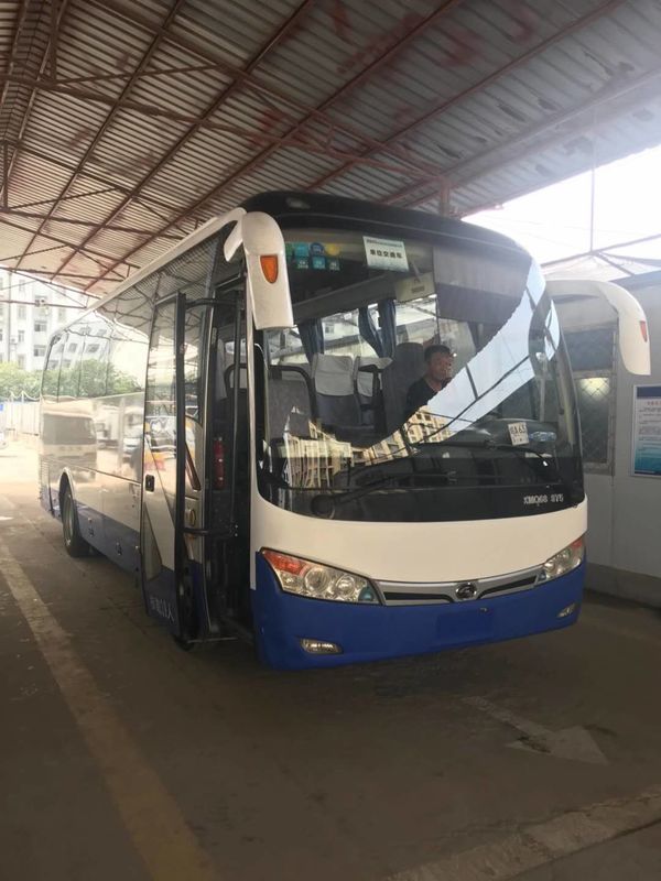 Reisebus Kinglong Marke benutzter Sencond-Handbus XMQ6898 39seats mit Wechselstrom-Heckmotor-Blau-und weißefarbguter Zustand