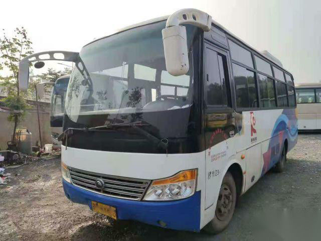 Passagier-Bus-Stahlfahrgestelle-einzelne Türen ISO Yutong ZK6752D 29 Sitzlhd benutzte