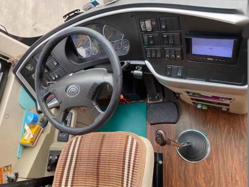 Gelassene steuernde einzelne Tür-Airbag-Fahrgestelle Luxus-Promi setzen verwendeten Passagier, den Bus Sitze der Yutong-Bus-Marken-ZK6908 38 benutzte