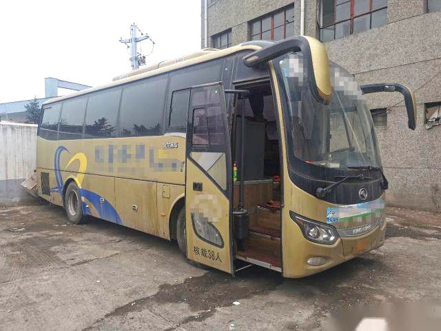 38 Airbag-Fahrgestelle-linker Lenk-Kinglong der Sitz- Yuchai-Heckmotor-sechs Euro- V benutzter Reisebus Zylinder-270hp XMQ6901