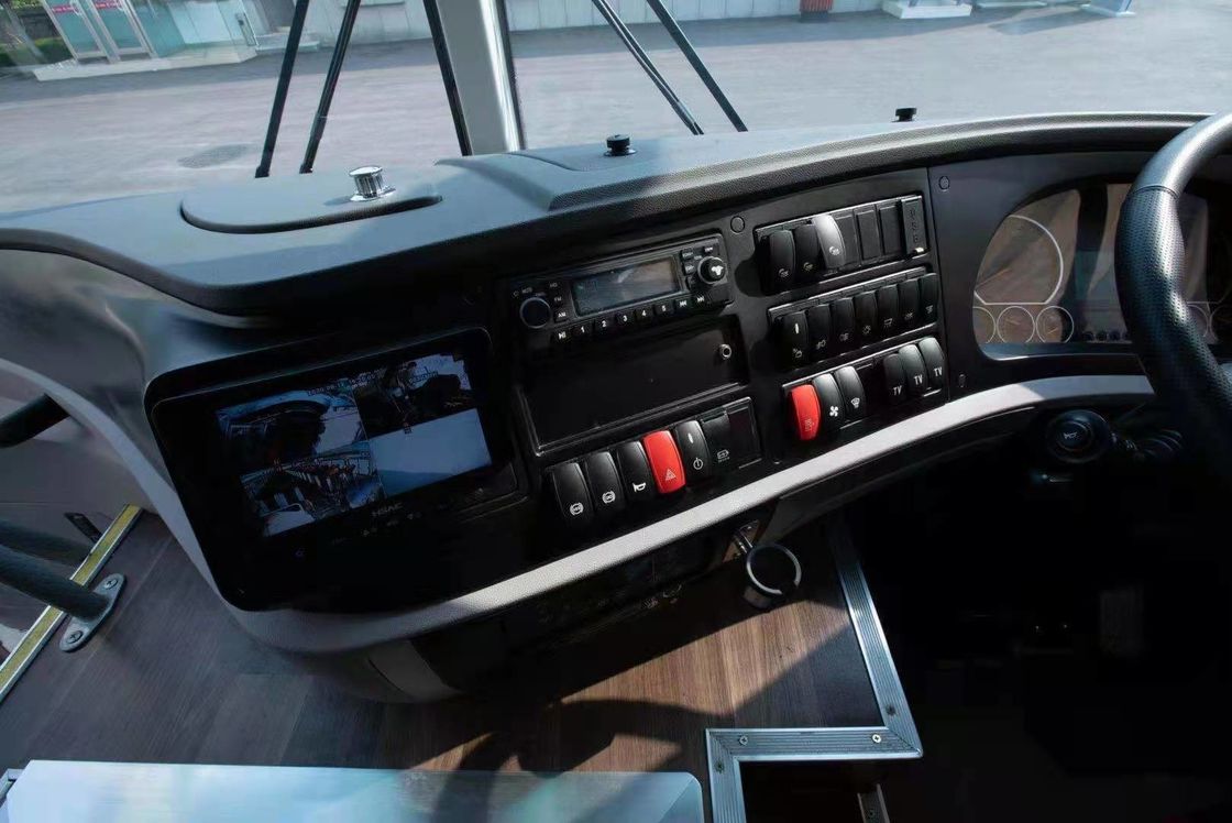 Nagelneuer Yutong-Bus ZK6126 verdoppeln Axle With 58 setzt weiße Farbe im Förderungs-Heckmotor