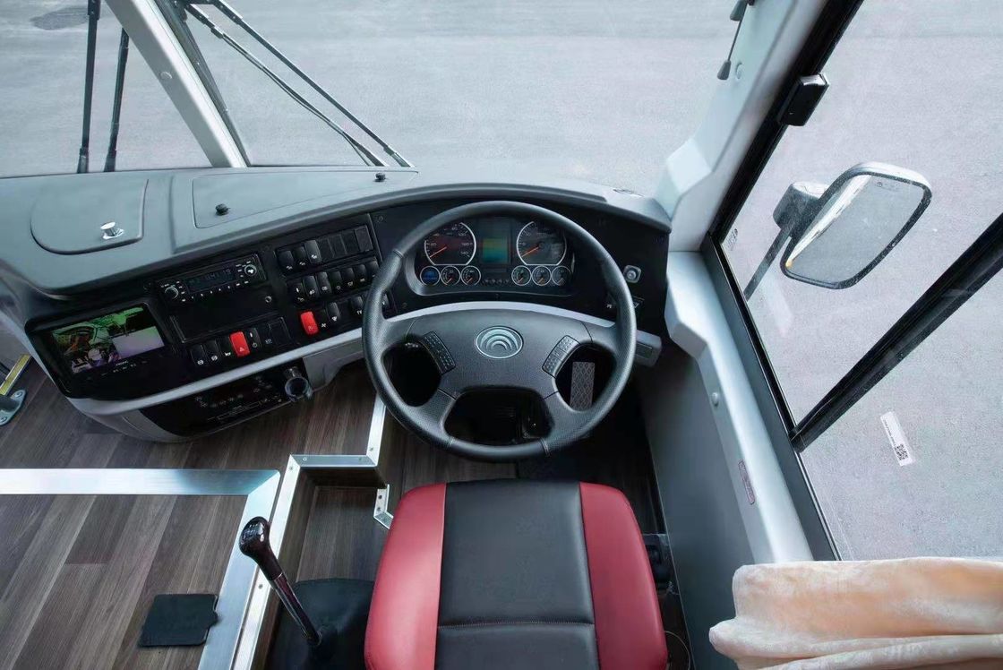 Nagelneuer Yutong-Bus ZK6126 verdoppeln Axle With 58 setzt weiße Farbe im Förderungs-Heckmotor
