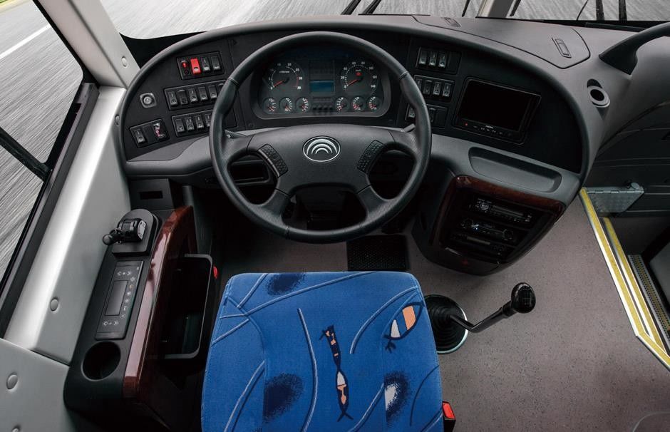 6 Reifen nagelneue yutong Bus-Heckmotor 35 Sitze ZK6858 mit disoucnt Preis in der Förderung