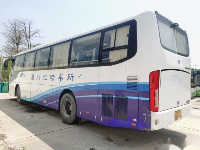 XMQ6119 benutzte Kinglong-Busse 56 Sitze 2+3 Plan benutzte Reisebus-Heckmotor-Doppeltüren, die Hand-Antriebs-Airbag-Fahrgestelle gelassen wurden