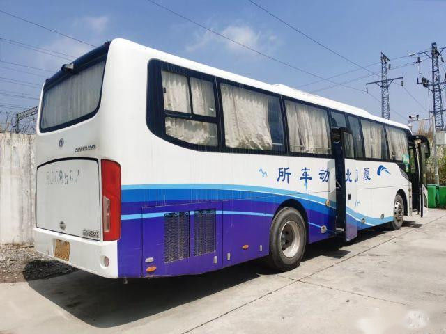 XMQ6119 benutzte Kinglong-Busse 56 Sitze 2+3 Plan benutzte Reisebus-Heckmotor-Doppeltüren, die Hand-Antriebs-Airbag-Fahrgestelle gelassen wurden