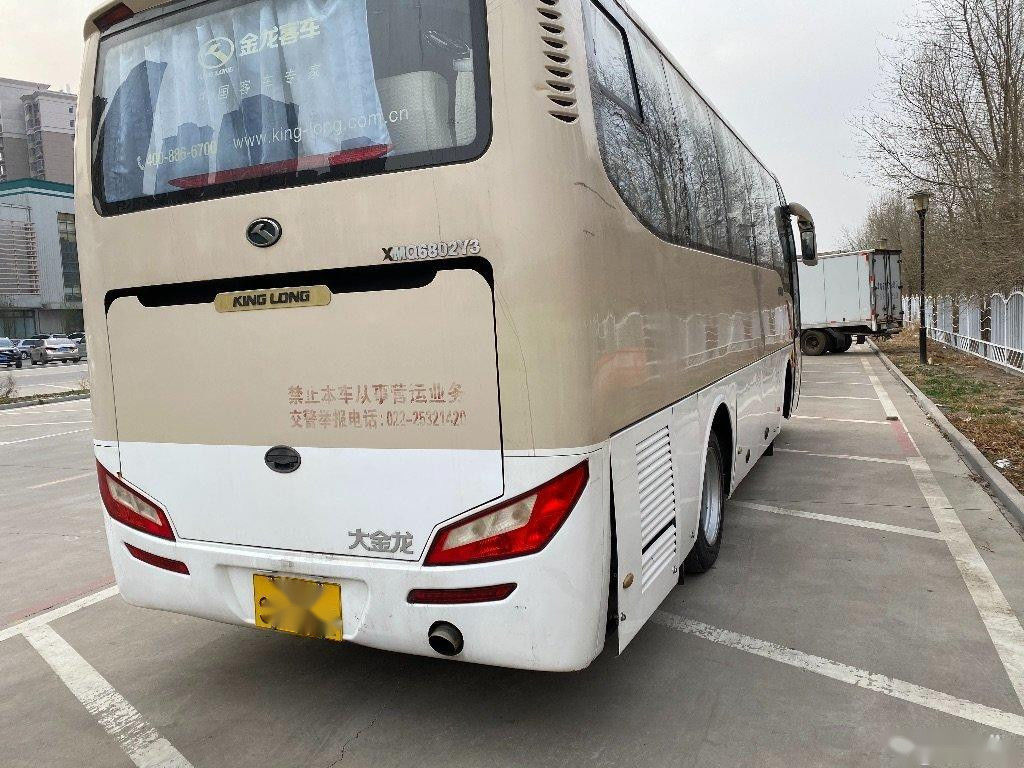 Benutztes Kinglong-Bus-Modell XMQ6802 32 setzt Stahlfahrgestelle-links-Hand-Antrieb benutzten Reisebus