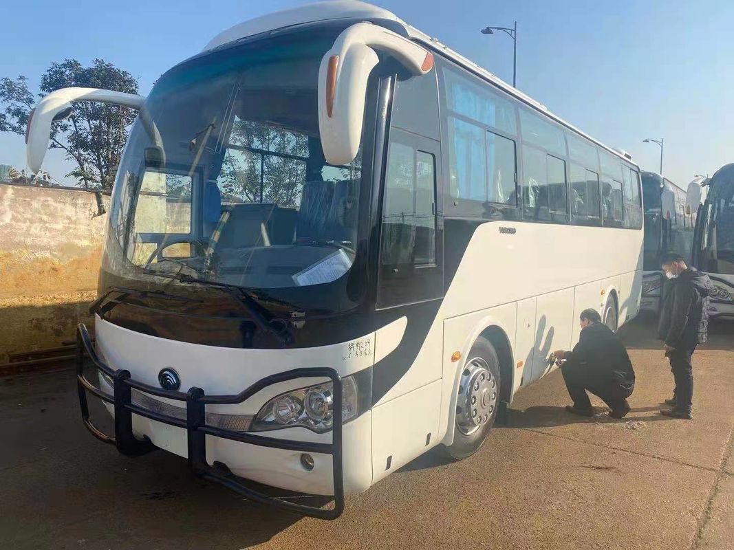 2012-jähriges verwendetes Dieselyutong transportiert 51 weiße Farbe der Sitzzk6110 mit Stoßdämpfer