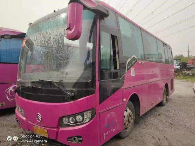 Gegenwärtiger goldener Drache XML6807 verwendete Trainer Bus, das 33 Sitze Bus Dieselmotor 140kw kein Bus des Unfall-LHD benutzten
