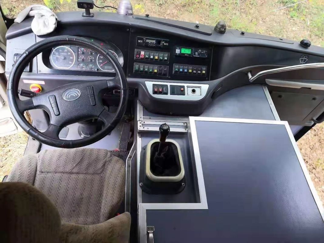 44 Sitze benutzte Trainer-Bus Yutong ZK6102D Bus benutzte 2014-jährige Dieselmotoren des Frontmotor-Lenk LHD