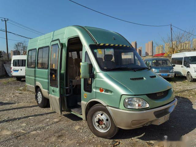 Gebrauchter Minibus 17 Sitze Marke 2,8T Dieselmotor Elektroschiebetür Euro III