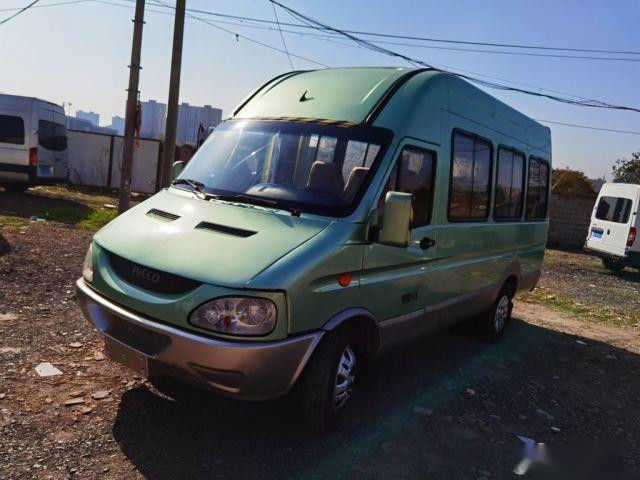 Gebrauchter Minibus 17 Sitze Marke 2,8T Dieselmotor Elektroschiebetür Euro III