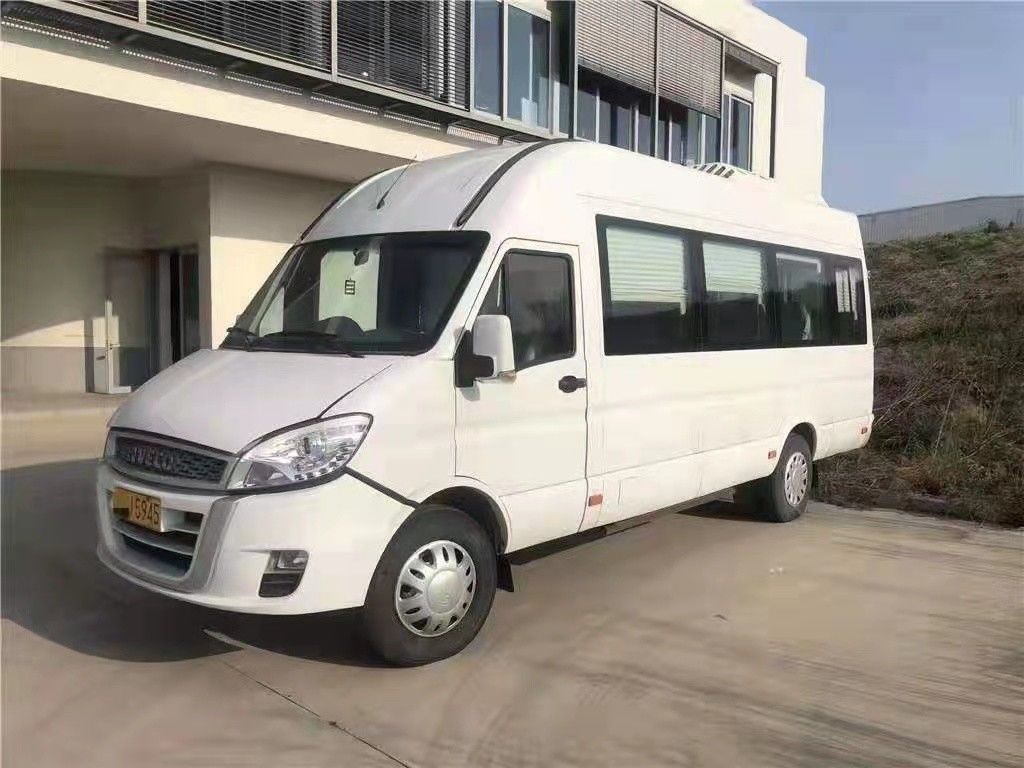 Weiße Marke Gebraucht und Neu Minibus 15 Sitze 129PS Diesel 2016-2017 Jahr