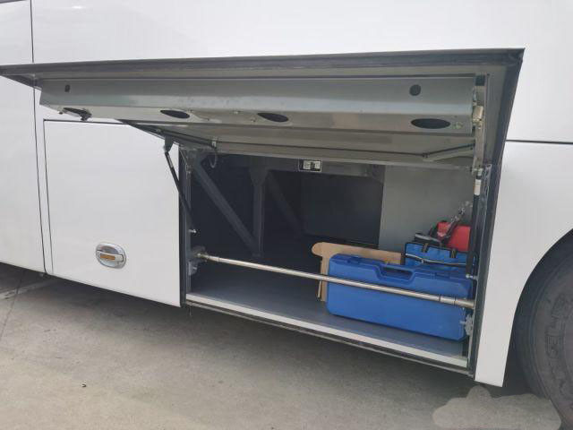 Benutzte Sitzneue Marken-Doppeltüren-Airbag-Fahrgestelle Kinglong-Bus-44