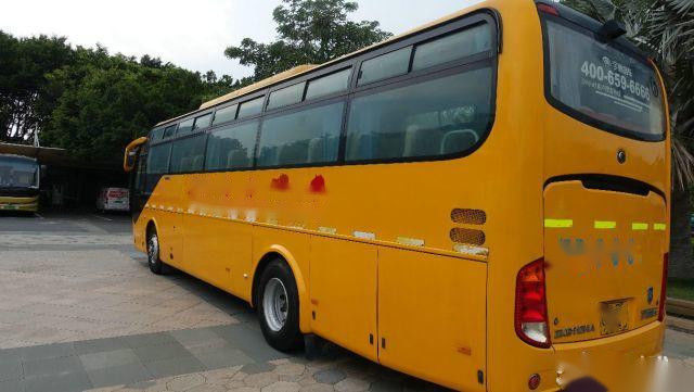 Benutzte Sitze Yutong-Bus-ZK6107 49 verließen Steuerungsairbag-Fahrgestelle Yuchai-Heckmotor niedrigen Kilometer