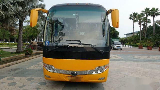 Benutzte Sitze Yutong-Bus-ZK6107 49 verließen Steuerungsairbag-Fahrgestelle Yuchai-Heckmotor niedrigen Kilometer