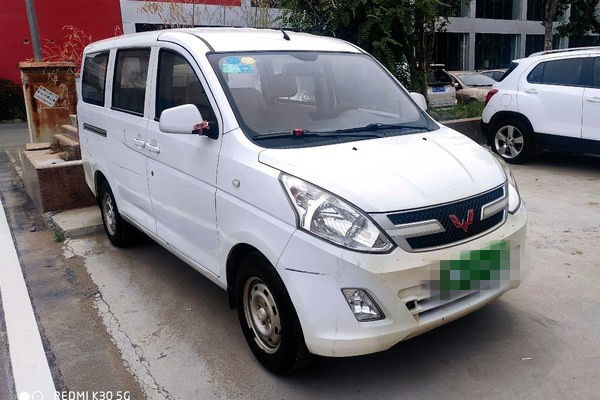 2016-jähriger 7 Sitz-Wulings-Gebrauchtwagen Mini Bus Used Cars Gasoline tanken LHD-Antrieb