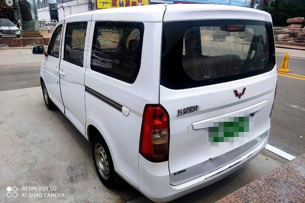2016-jähriger 7 Sitz-Wulings-Gebrauchtwagen Mini Bus Used Cars Gasoline tanken LHD-Antrieb