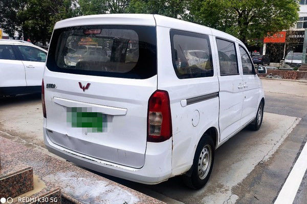 2016-jähriger 7 Sitz-Wulings-Gebrauchtwagen Mini Bus Used Cars Gasoline tanken LHD-Antrieb