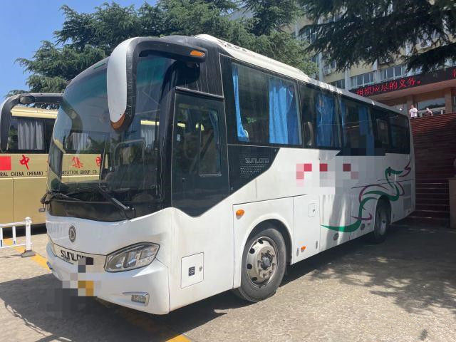 39 Sitze verwendete 2016-jährige SLK6873 Shenlong Marke Trainer-Bus mit ausgezeichnetem Dieselmotor