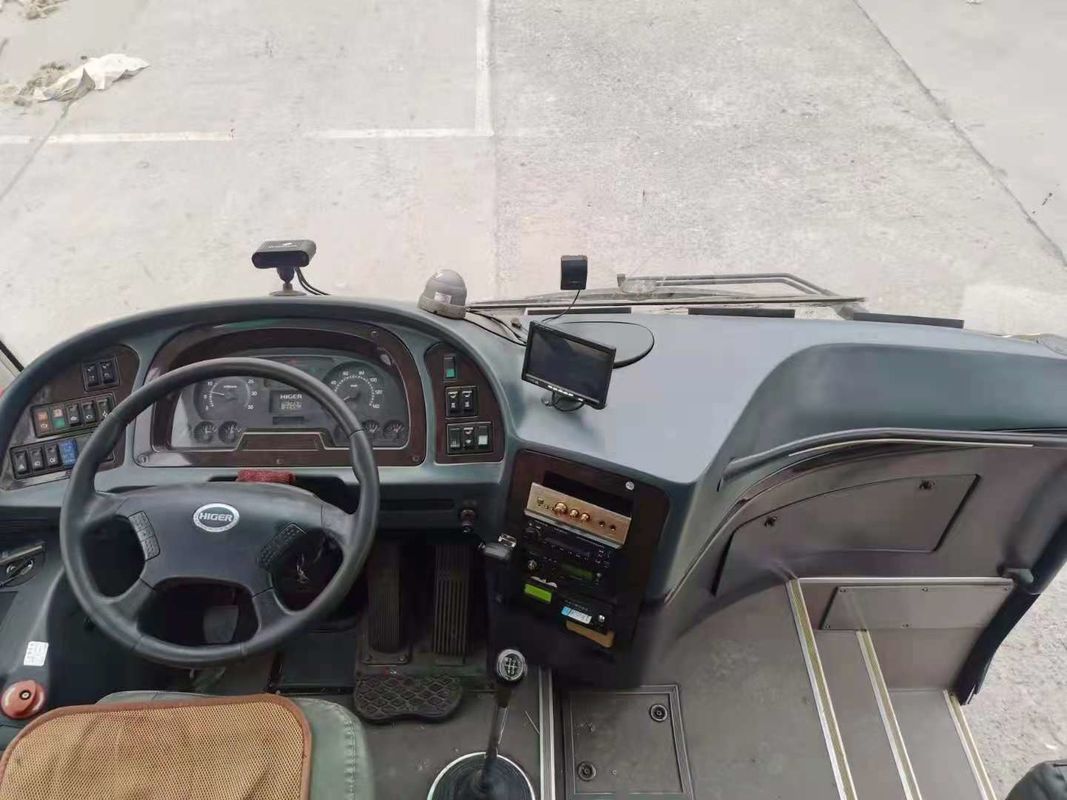 Benutzter höherer Bus KLQ6808 35 setzt Yuchai-Heckmotor 140kw verwendete niedrigen Kilometer Trainer-Bus Steel Chassiss