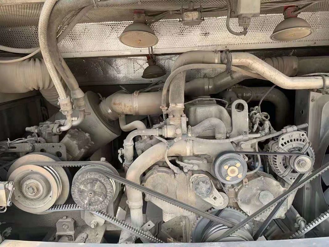 Gegenwärtiger goldener Drache XML6897J13 benutzte Bus-Dieselmotor Trainer-Bus 39 Sitze benutzten kein Bus des Unfall-LHD