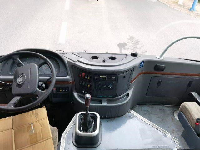 Verwendeter Yutong Mini Bus ZK6752D Yuchai Front Engine Good Passenger Coach 30 Sitze 103kw