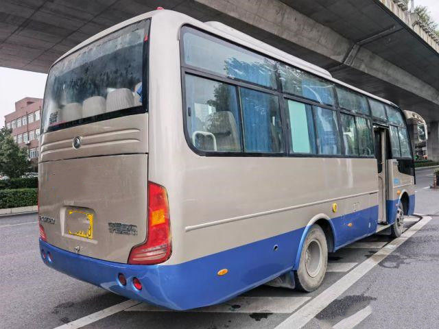 Verwendeter Yutong Mini Bus ZK6752D Yuchai Front Engine Good Passenger Coach 30 Sitze 103kw