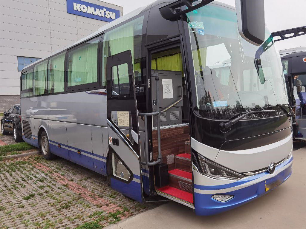Zweite Hand transportiert Luxustrainer-Gasoline Engine Chinas Yutong ZK6907 elektrischen Bus mit Fernsehen