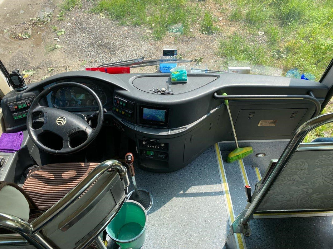 Benutzter Luxustouristenbus goldener manueller Getriebe-Dieselheckmotor Lhd Dragon Buss 45seats