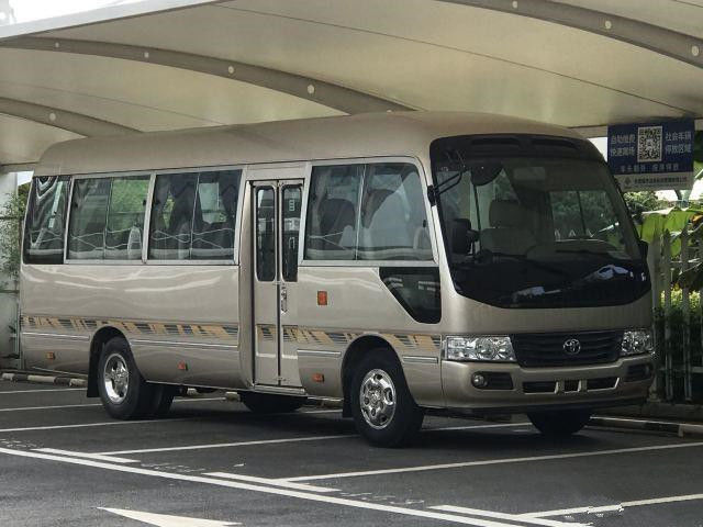 2010-jährige 20 Sitze benutzten Küstenmotorschiff, das, Benzinmotor des Bus-2TR linke Handsteuerung Mini Bus Toyota Coaster Buss benutzte