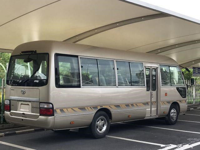 2010-jährige 20 Sitze benutzten Küstenmotorschiff, das, Benzinmotor des Bus-2TR linke Handsteuerung Mini Bus Toyota Coaster Buss benutzte