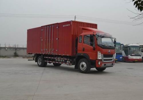 Benutzter Howo-Fracht-LKW 4X2 packen Van Light Duty Truck Year ein, den 2016 LHR/RHD Righ-Hand-Antriebs-Steuerung ließen