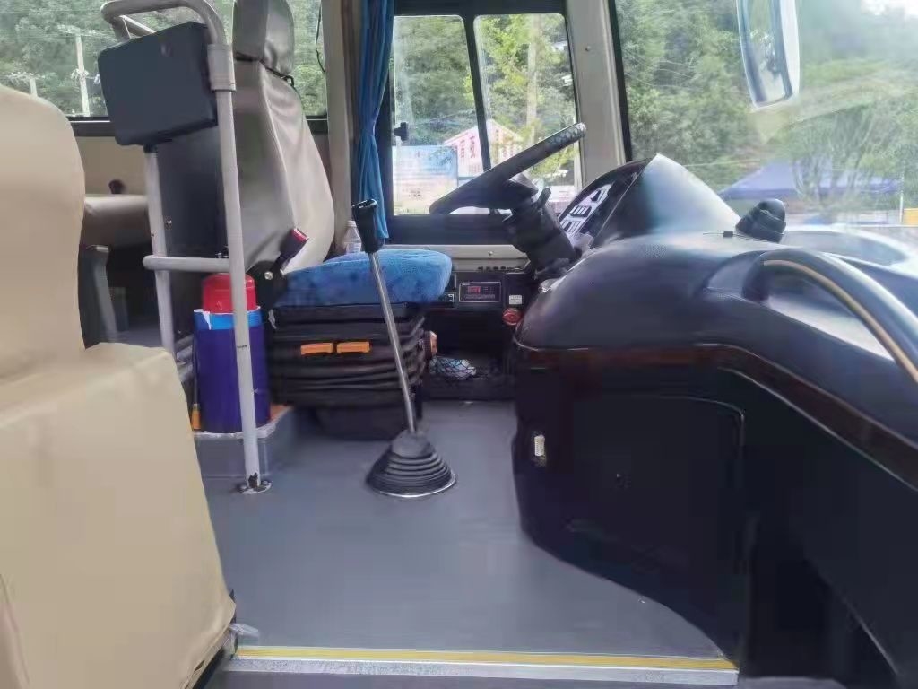 Höherer Bus Trainer-Buses 65 Tansanias KLQ6129 Yutong im langen benutzten Plan-Toyota-Küstenmotorschiff-Bus Sitzrhd Front Engine 2+3