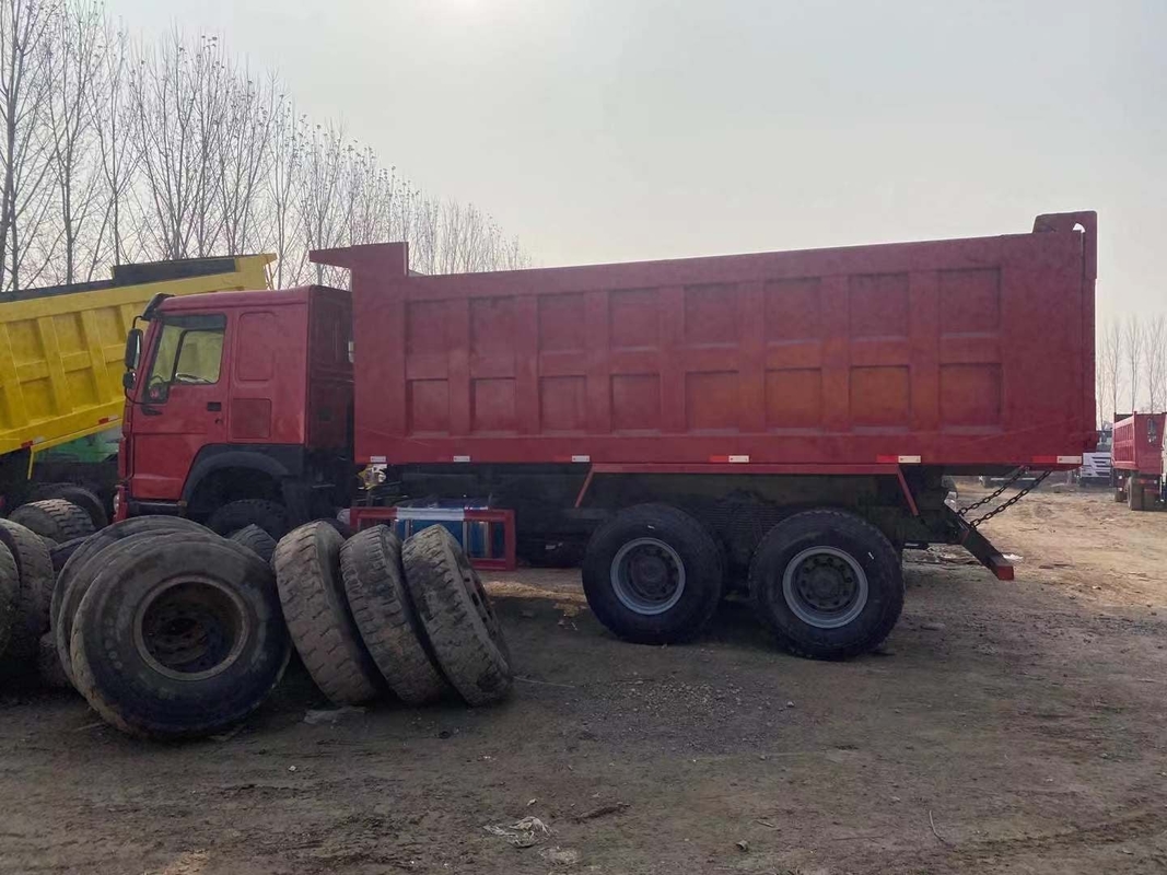 Benutzter Howo-Kipplaster 6*4, der vorbildlichen Euro 2 Right Hand Driving-Weisen-WD615.47 fährt