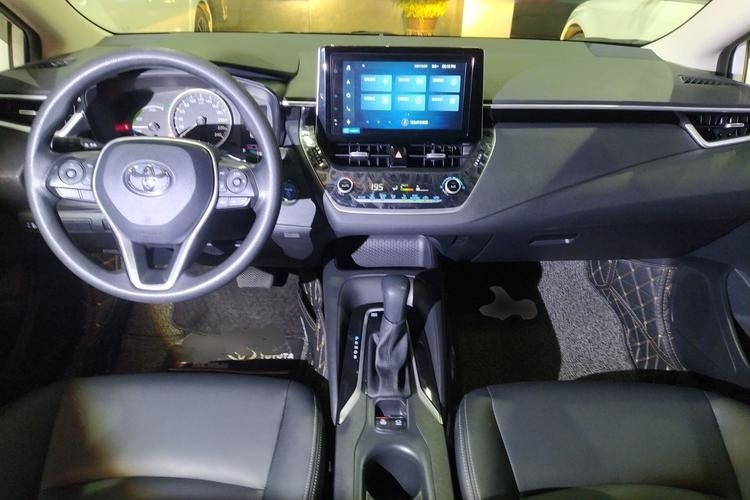 Benutztes Corolla-Auto-New Energy-Fahrzeug mit Corollas 20191.2T S-CVT der Pionier-5 Tür-Limousine-Auto Sitzweißem Farbe4