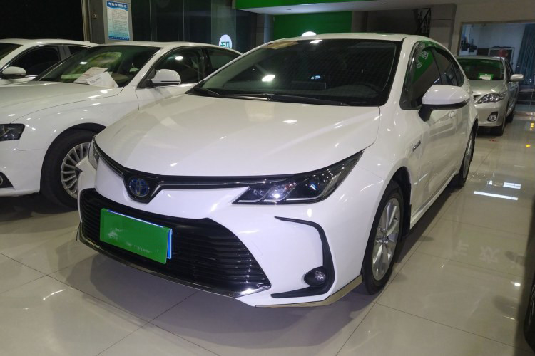 Benutztes Corolla-Auto-New Energy-Fahrzeug mit Corollas 20191.2T S-CVT der Pionier-5 Tür-Limousine-Auto Sitzweißem Farbe4