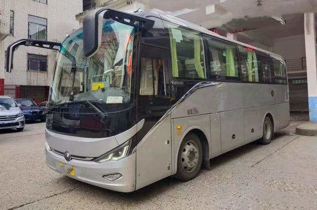 Yutong benutzte Zug Bus Luxury des Bus-ZK6907 von 2021 39 Sitzen, Yutong-, dasbus für Preis Dieselairbag-Fahrgestelle festsetzt