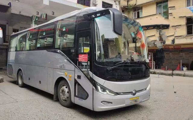 Yutong benutzte Zug Bus Luxury des Bus-ZK6907 von 2021 39 Sitzen, Yutong-, dasbus für Preis Dieselairbag-Fahrgestelle festsetzt
