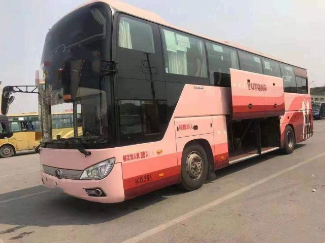 Städtische öffentliche Transportmittel verwendetes Yutong transportieren Besichtigungsverwendeten Ausflug-Trainer Buses LHD, das Diesel-EURO V Busse benutzte