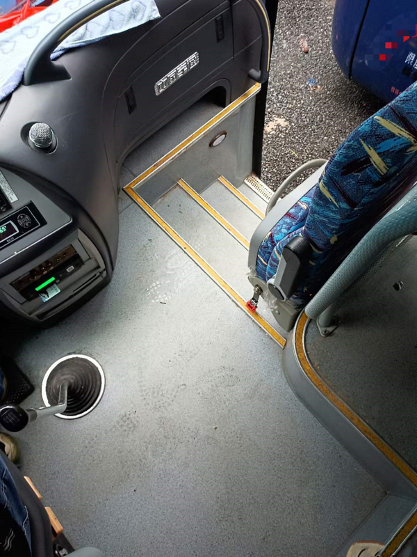 Benutzte öffentliche Verkehrsmittel benutzten Diesel-LHD-Reisebusse verwendeten Passagier-Intercitytrainer Buses