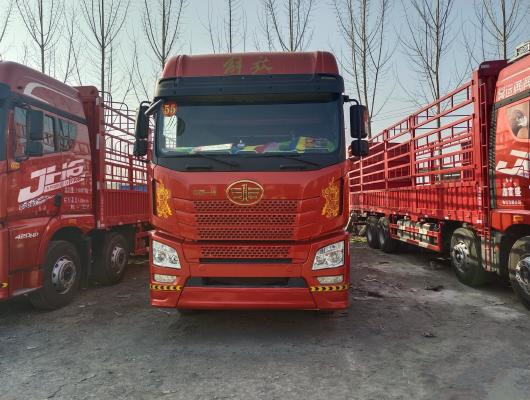 FAW verwendete 8x4 18 Ton Cargo Trucks With 12wheels, der in gutem Zustand für Fracht-Gebrauch verwendet wurde