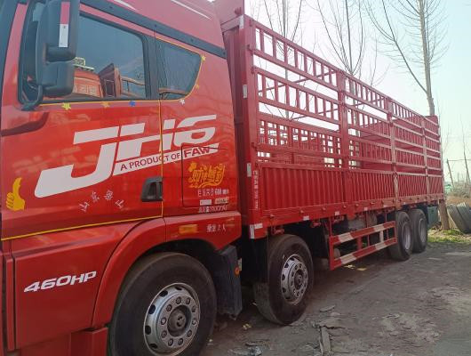 FAW verwendete 8x4 18 Ton Cargo Trucks With 12wheels, der in gutem Zustand für Fracht-Gebrauch verwendet wurde