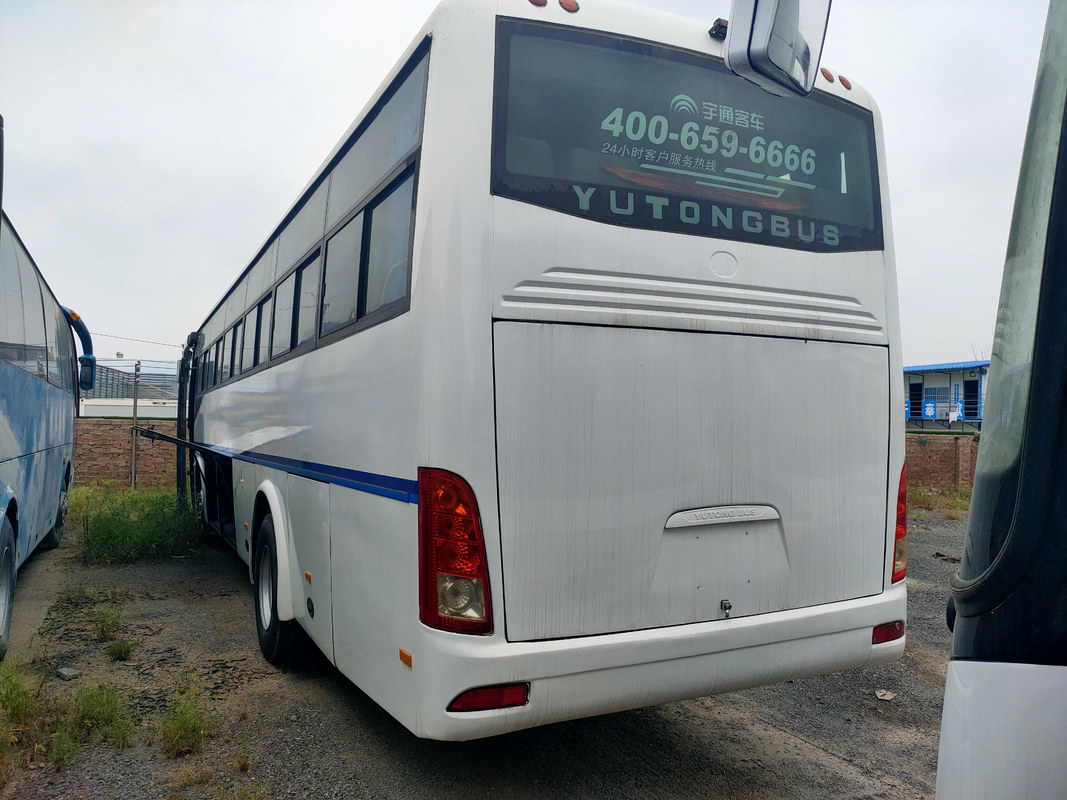 Verwendetes Yutong-Bus2018-jähriges hergestellt in China verwendeten Diesel-LHD-Trainer Bus Used White 51 Sitze Front Engine Bus