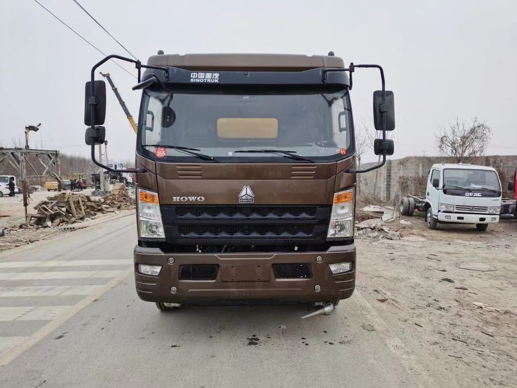 HOWO Sprinkler Wassertankwagen 100000L Cum-mins Motor 170PS 7,3*2,3*2,7m