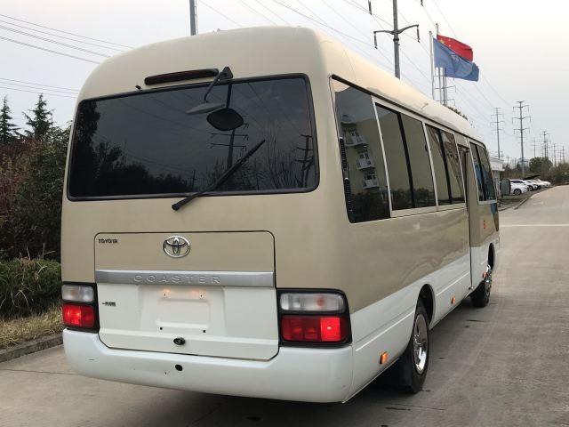 23 Sitzbenutzte 2013-jähriger benutzter Toyota-Küstenmotorschiff-Bus Maschinen-Benzin-links-Handsteuerung Mini Withs 3TR