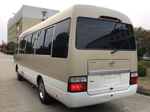 23 Sitzbenutzte 2013-jähriger benutzter Toyota-Küstenmotorschiff-Bus Maschinen-Benzin-links-Handsteuerung Mini Withs 3TR