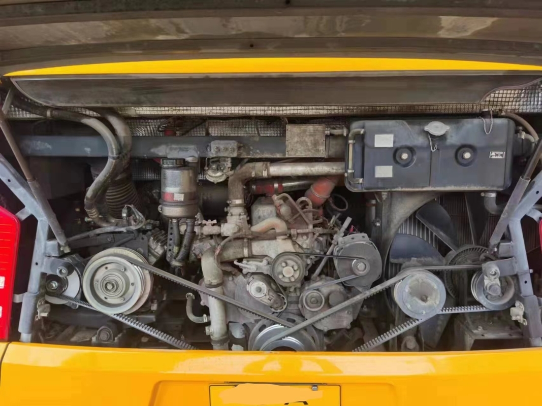 RHD/LHD benutzte Türen Trainer-Yutong 60seats 2+3layout zwei hintere Yuchai-Maschine