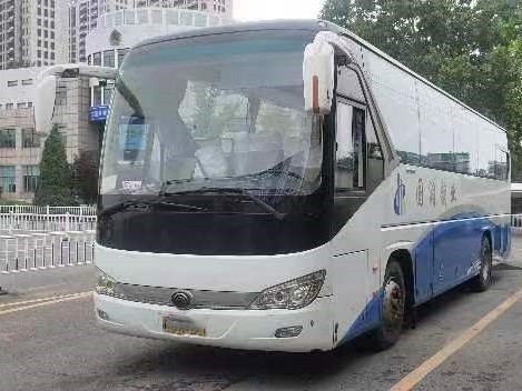 Benutzte Luxusbusse 47 Sitze 2 Beifahrertüren 11 der lange seltene Maschinen-A/C 2. Meter Hand-junger Tong Bus ZK6117