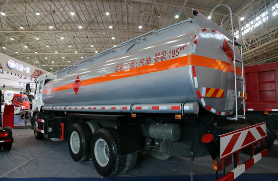 Schwerer Öltanker Lastwagen Sinotruck 20m3 Tanker Aluminiumlegierung MAN Vorderachse Flachkabine